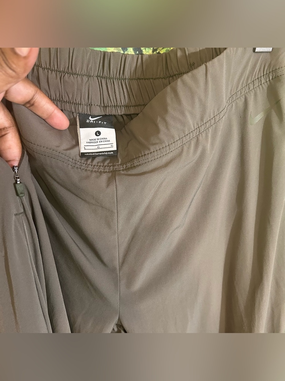 Nike Olive-Taupe Dri-FIT Lightweight Nylon Pants w Side Zipped Pocket | Size L - Picture 2 of 11
